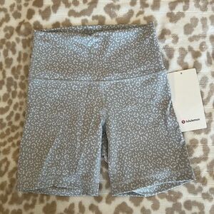 NWT Lululemon Wunder Train HR Short 6” Leopard Daisy, Size 4